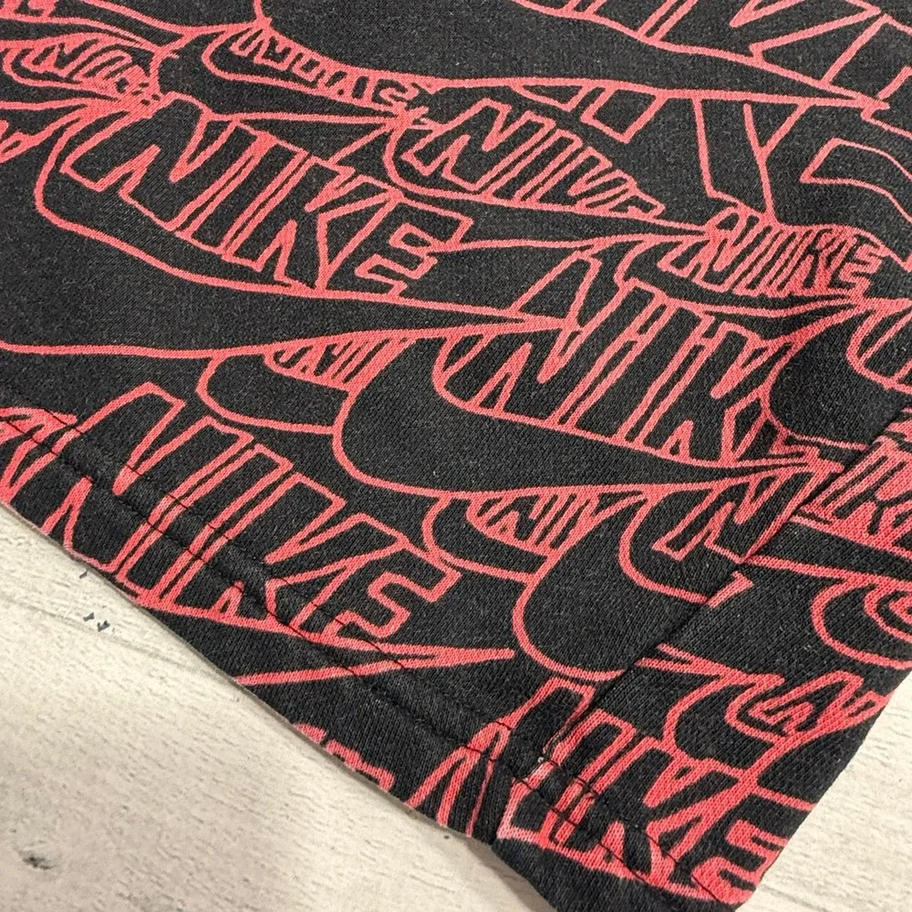 Nike boys short red and black Nike print youth small